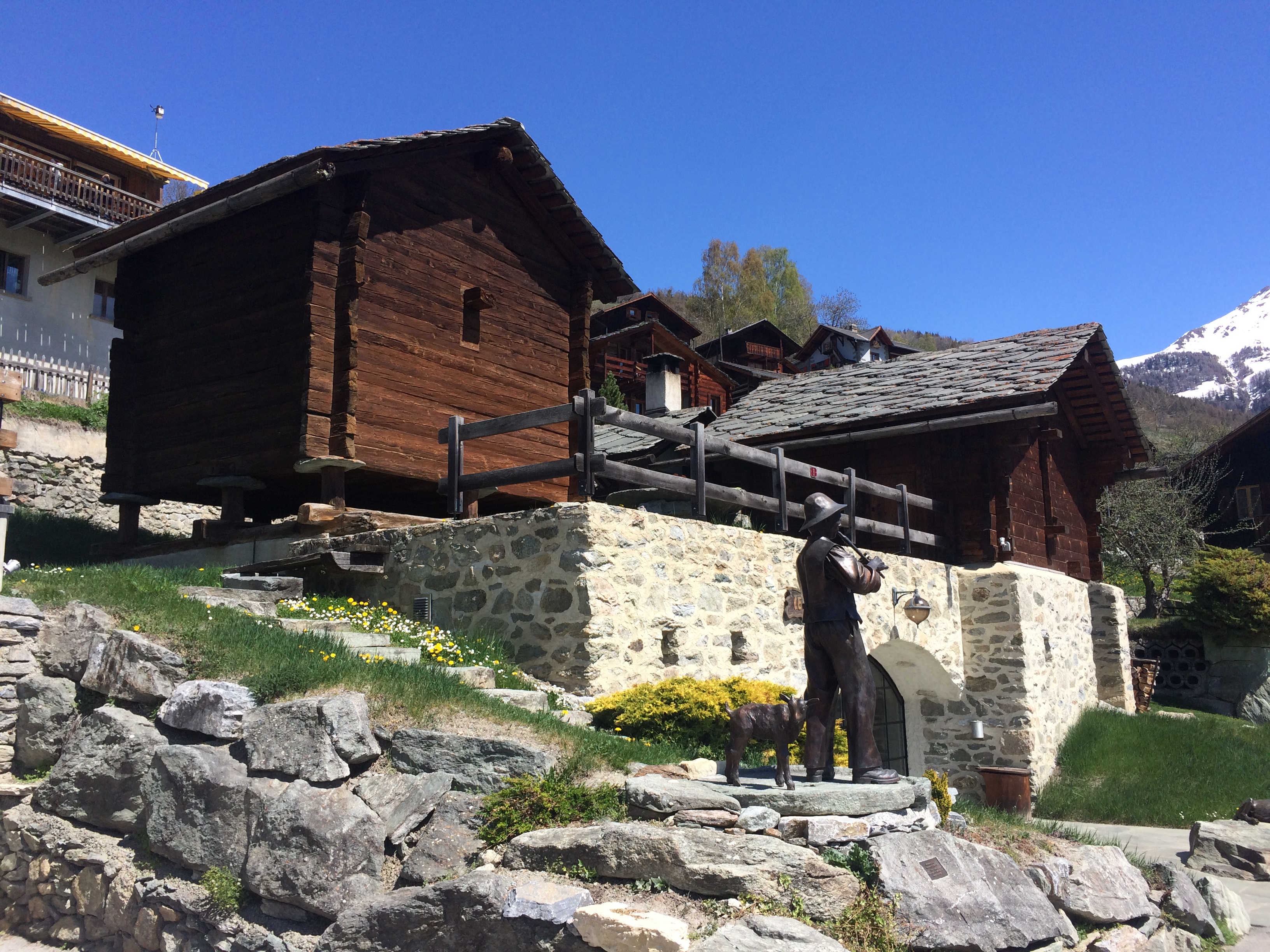 Moulin de Mase, Location, Mont-Noble